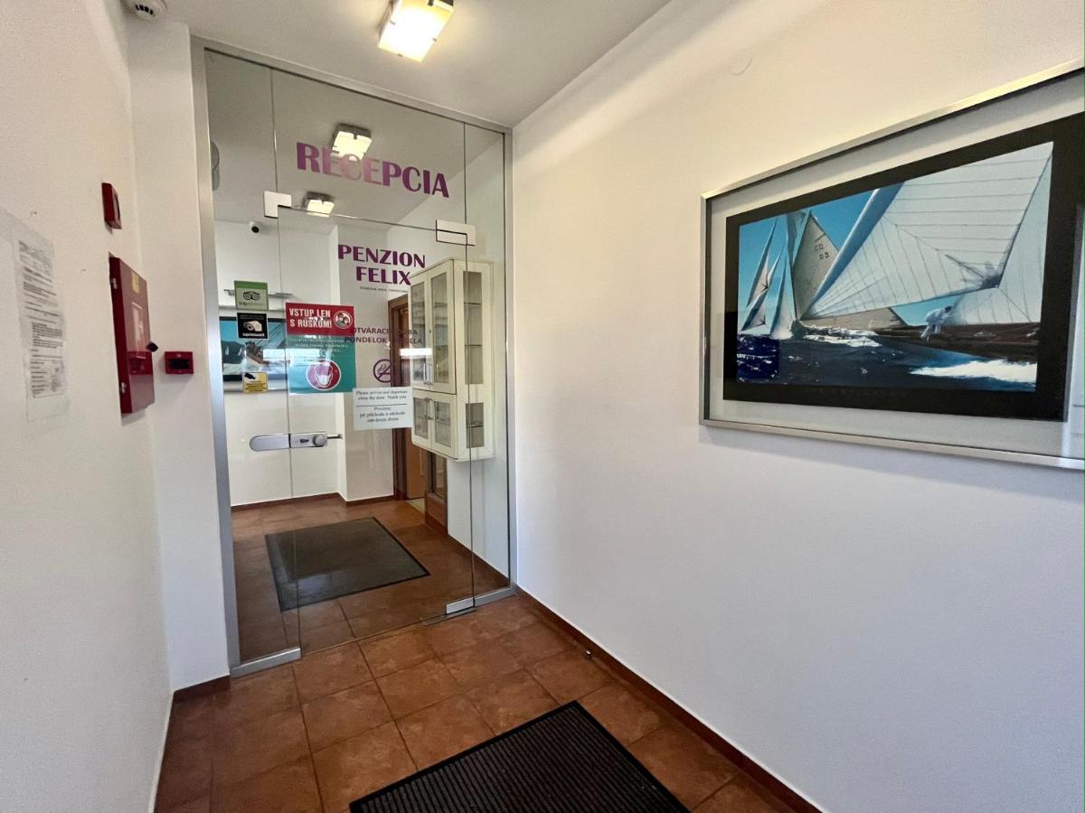 Penzion Felix Topoľčany Kültér fotó